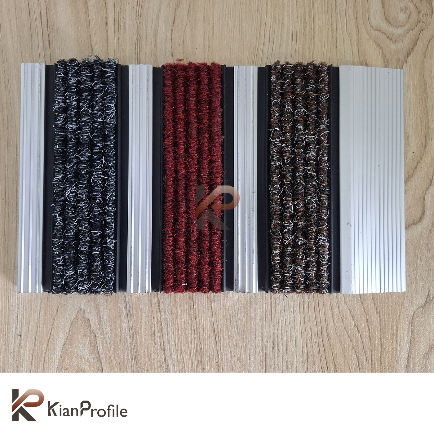 پادری آلومینیومی یک سانتی کد D250 با رویه موکت