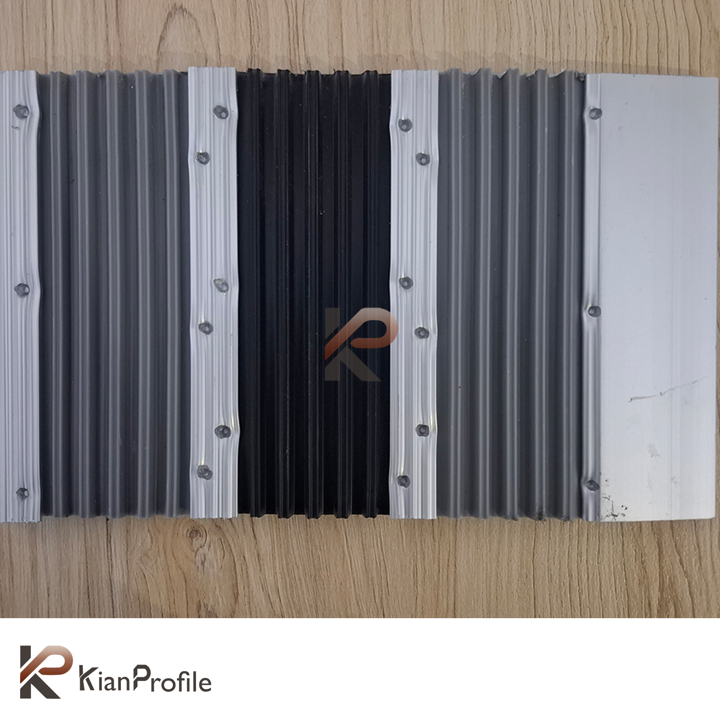 پادری آلومینیومی یک سانتی کد D200 با رویه PVC